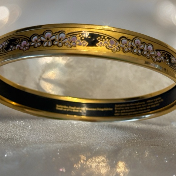 ❤️Michaela Frye gold enamel bangle - Picture 11 of 16